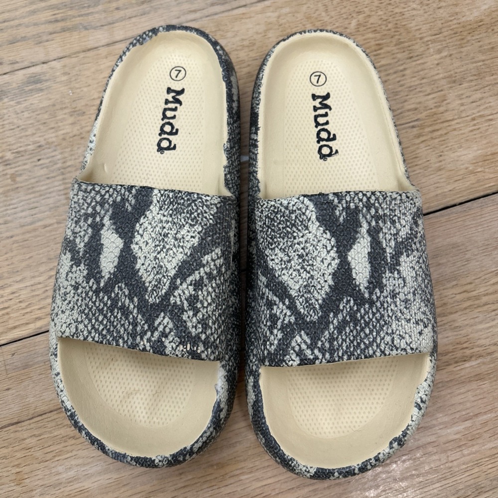 Mudd Women 7 Python Slide EVA Sole Sandals 279